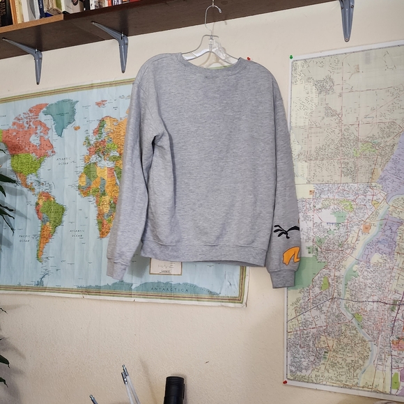 Womens Looney tunes sweatshirt medium - Picture 3 of 5